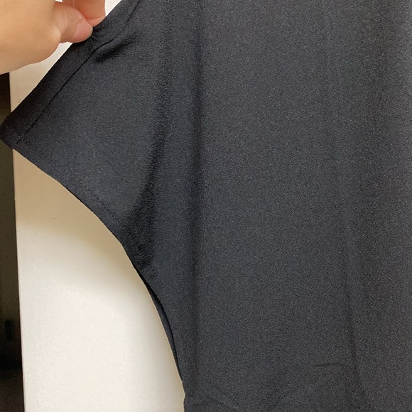 LIKE NEW PULLOVER BLOUSE - Picture 8 of 8